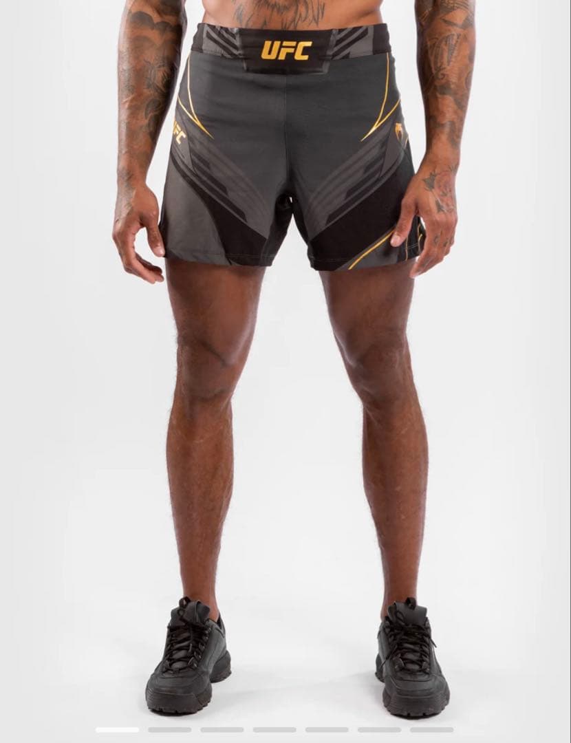 UFC VENUM本格的なファイトナイトメンズショート-ショートフィット
