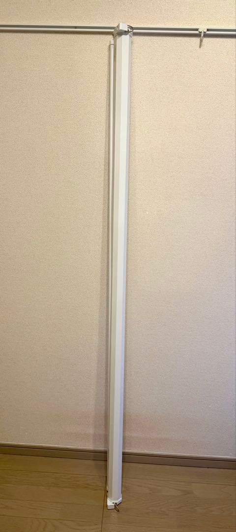 【ほぼ未使用】イーサプライ スクリーン84型4:3 手動ロール 壁掛け天吊り美品