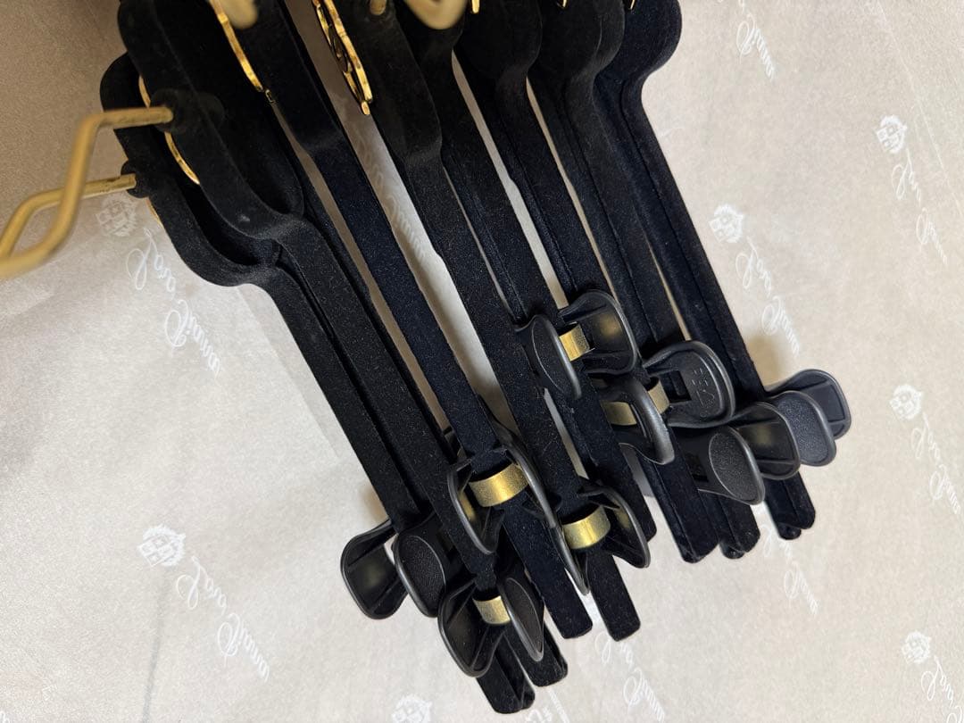 シャネル ロゴ付き衣類ハンガー 8本セット