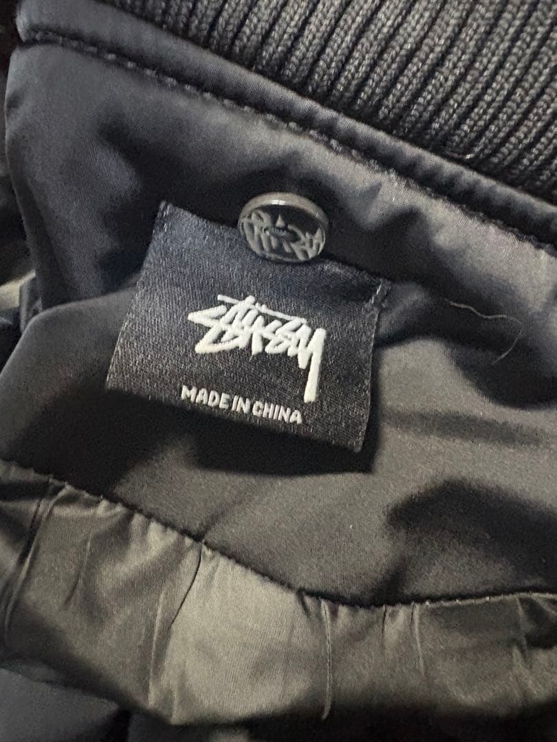 Stussy ブラック ナイロンジャケット