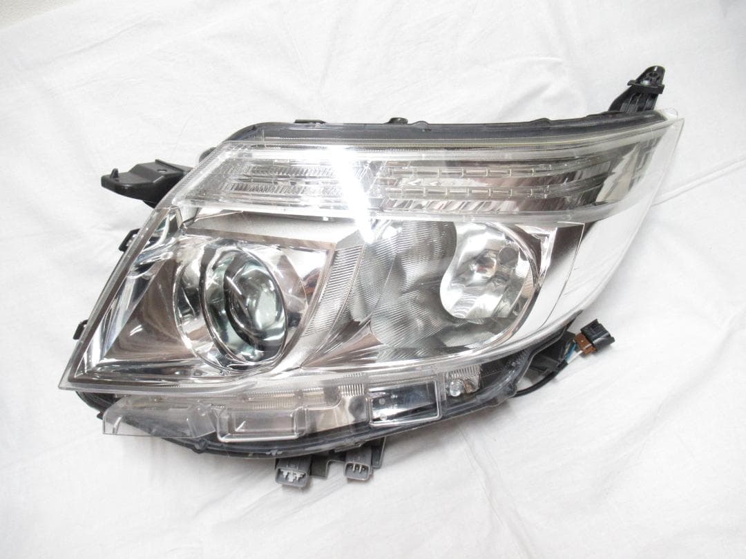 80 前期 ノア　エスクァイア 左 LED ヘッドライト　81150-28721