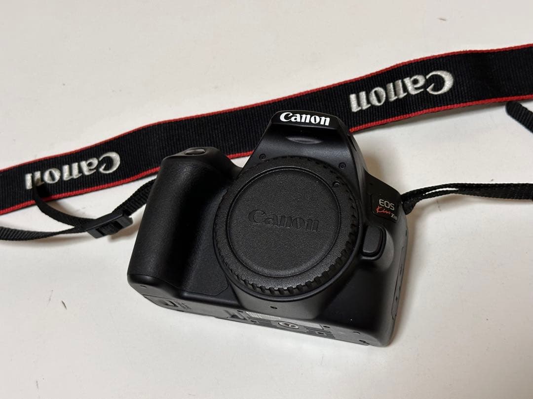 一眼レフキャノン kiss X10 トリプルレンズ、三脚 カメラ初心者におすすめ