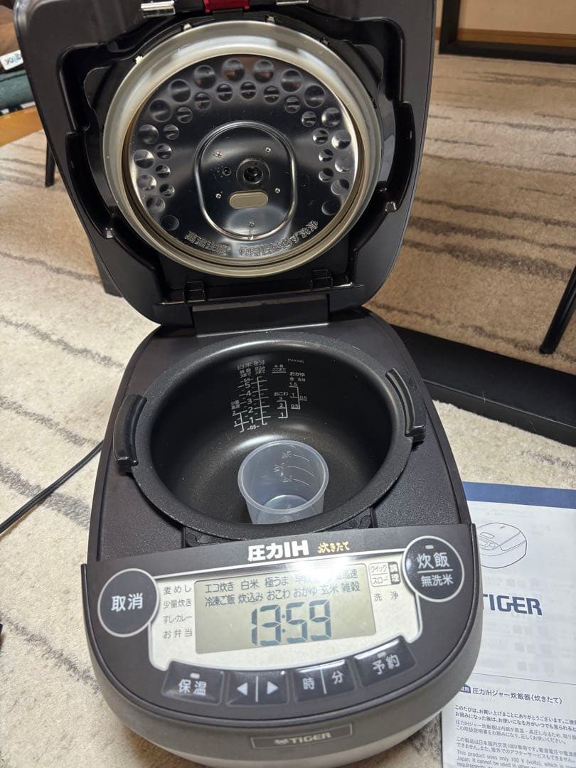 ☆TIGER ☆圧力IH炊飯器☆2022年製☆5.5合☆美品☆ブラック☆