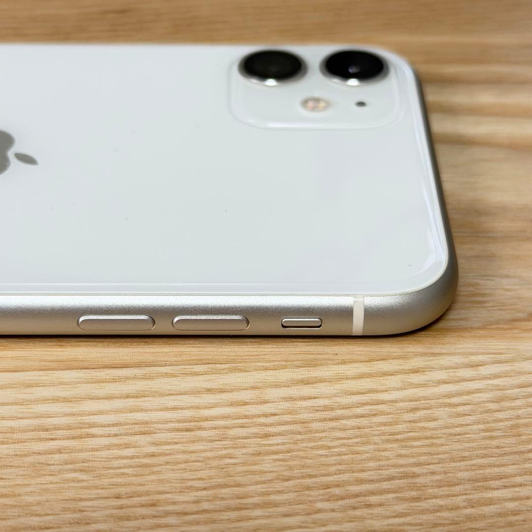 Apple iPhone 11 ホワイト SIMフリー iFaceケース付き