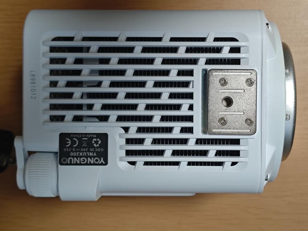 YONGNUO YN LUX200 撮影用LEDライト アダプタ付き 200W