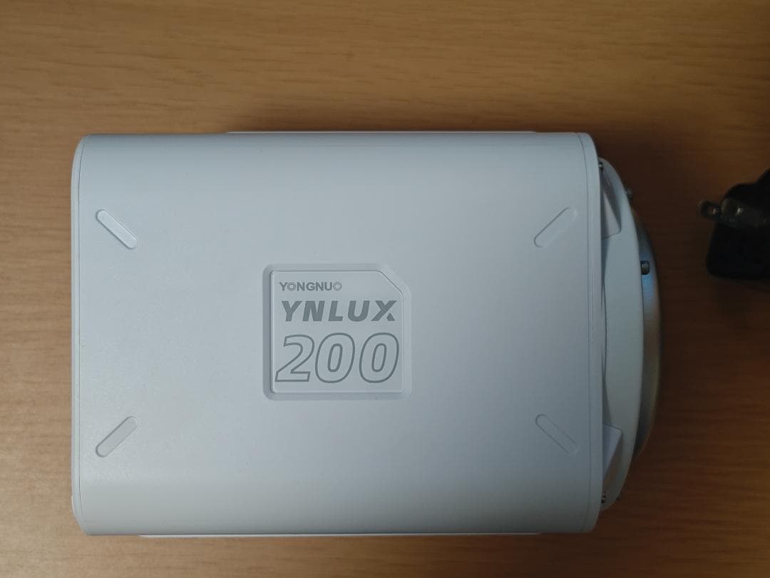 YONGNUO YN LUX200 撮影用LEDライト アダプタ付き 200W