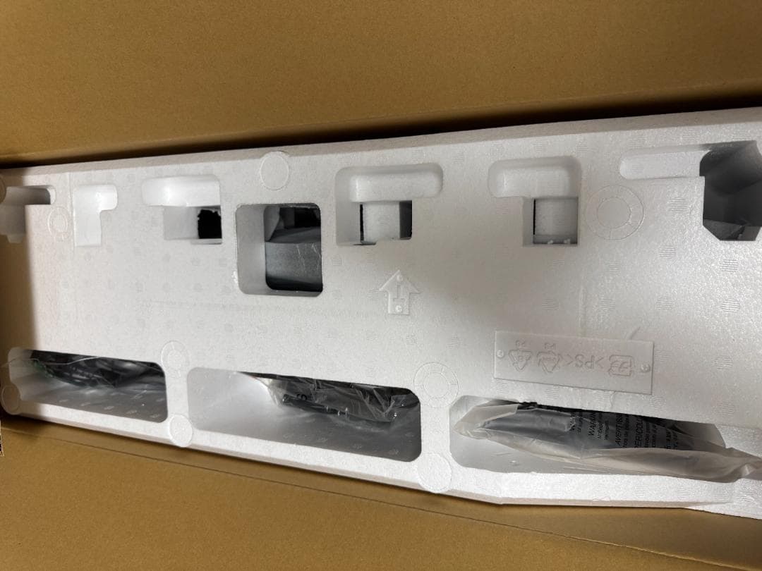 A*i様 FlexScan EV3285 31.5型 4K 3840x2160p