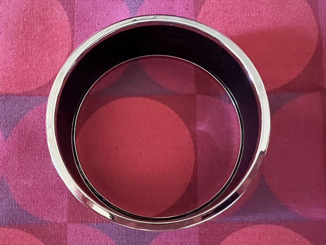 HERMES ブラック バングル 馬モチーフ