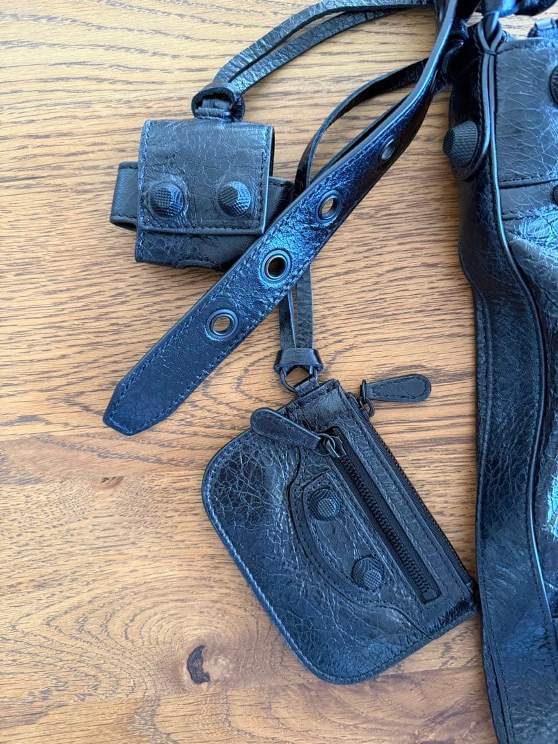 バレンシアガ　ルカーゴ　ショルダーバッグ