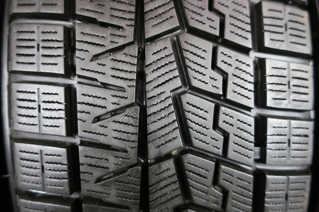 極上9.5分山 国産スタッドレス ヨコハマ 205/65R16 ヤリスクロス