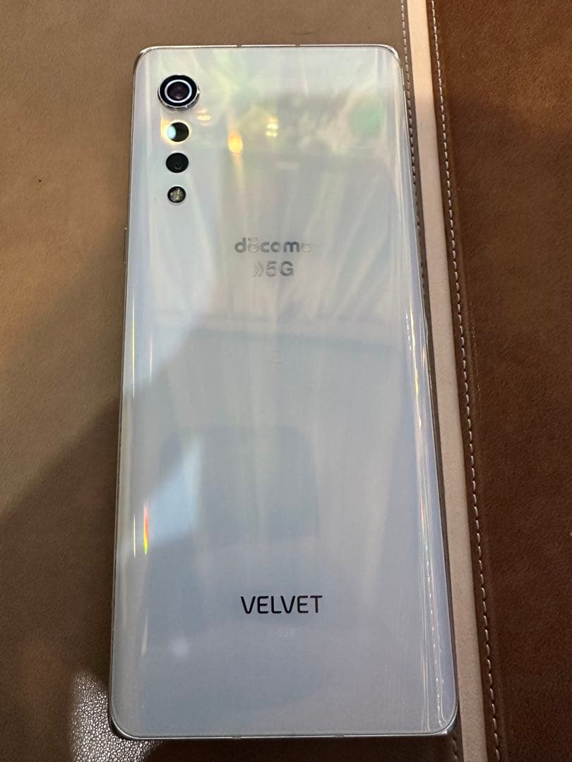 LG VELVET 5G 本体　L-52A ホワイト※キズ、画面割れ有り。