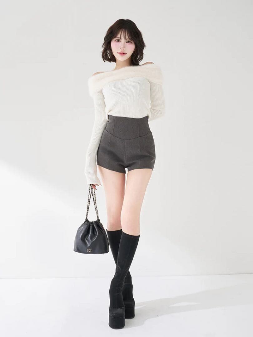 新品タグ付き ダーリッチ 美シルエットショートパンツ グレー フリー