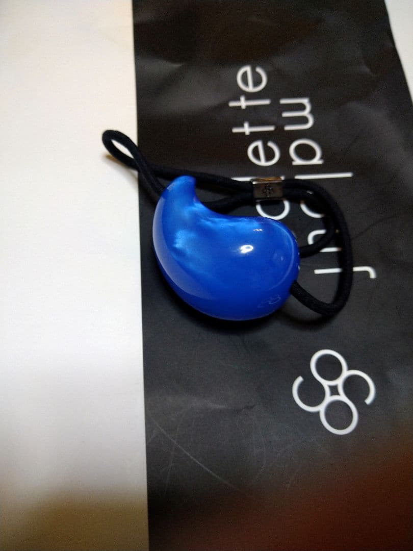 コレットマルーフ　ティアドロップ　　勾玉　ヘアゴム