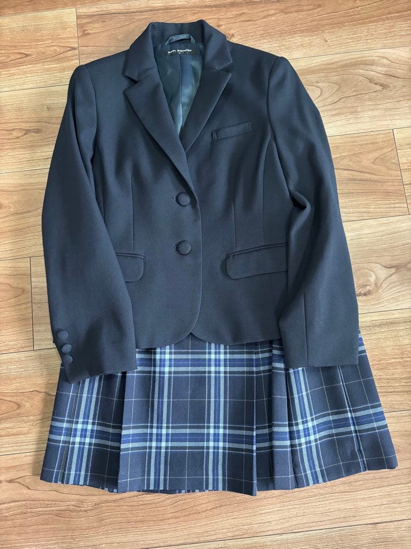 ポンポネットジュニア　スーツ　ネイビー140