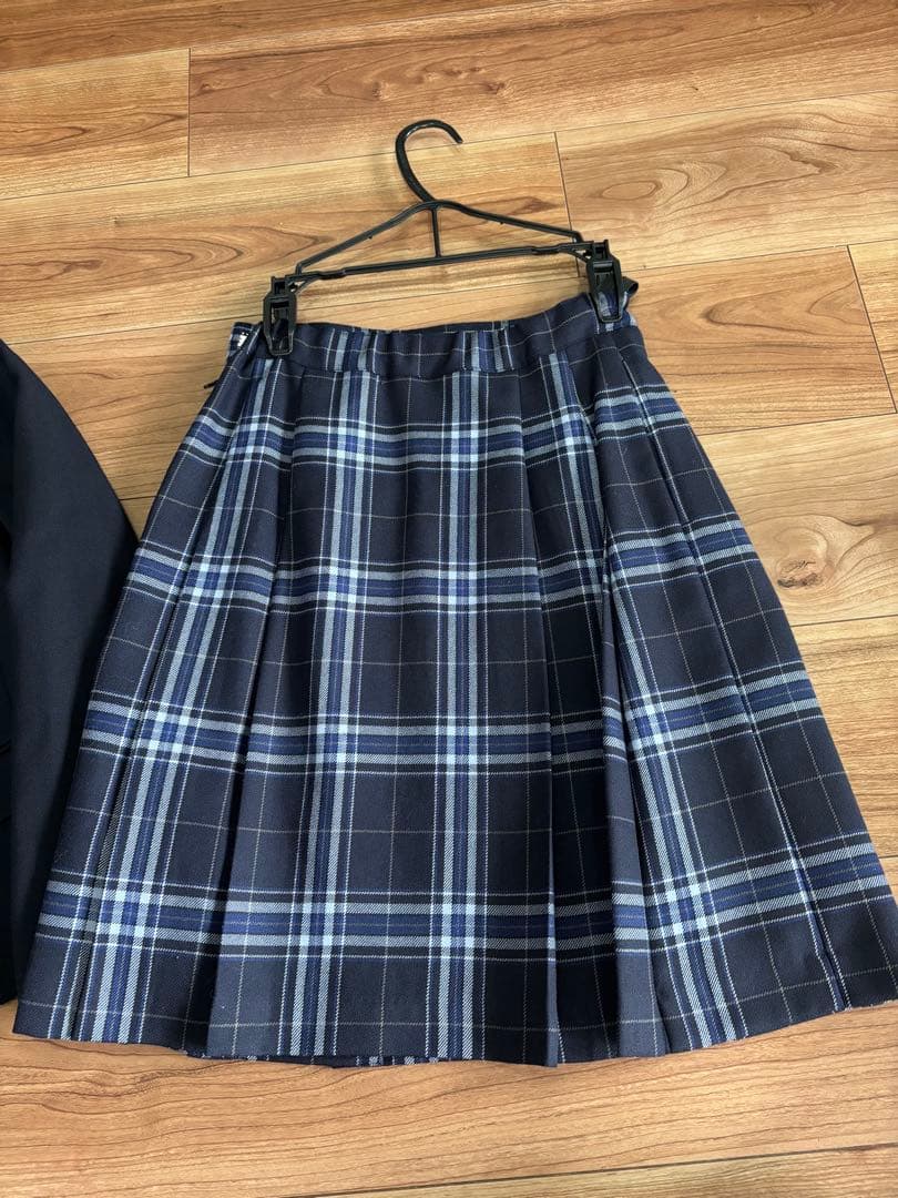 ポンポネットジュニア　スーツ　ネイビー140