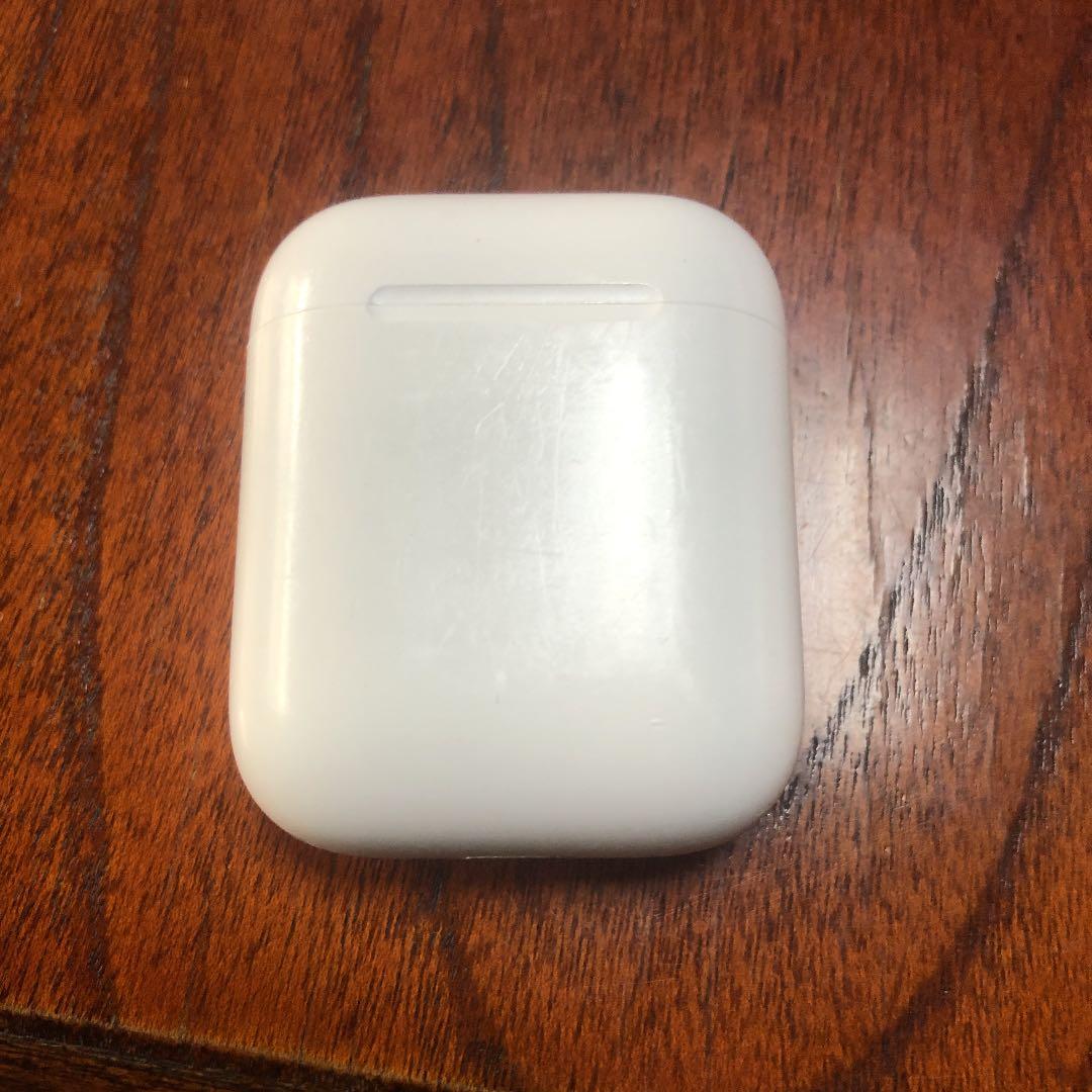 Apple AirPods 充電ケースと 本体付き