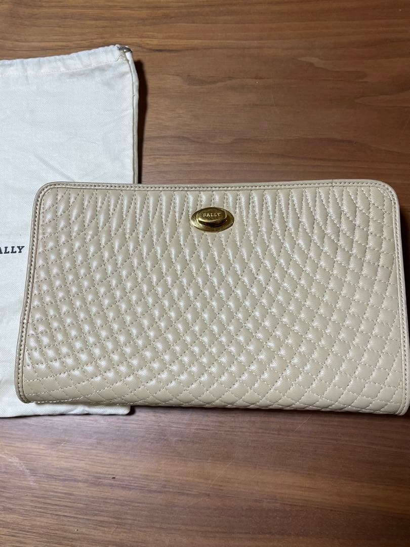 BALLY ベージュ キルティング クラッチバッグ 保存袋付き