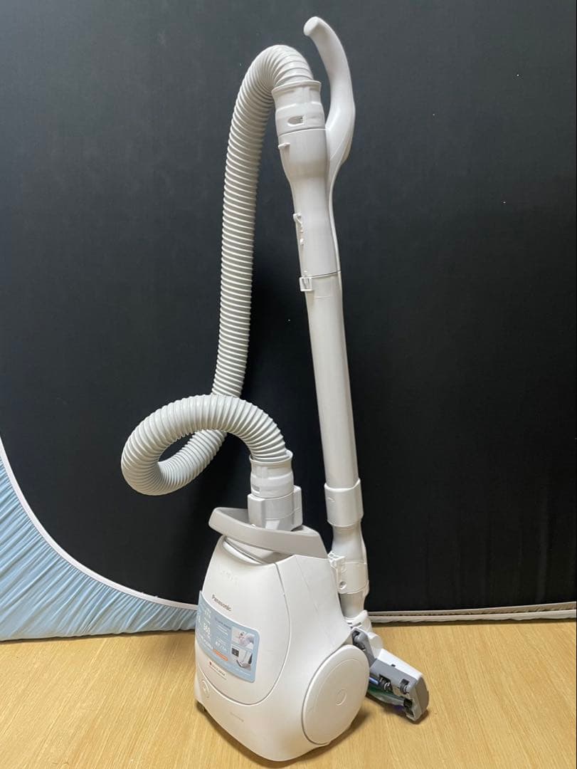 ほぼ未使用　Panasonic 掃除機 MC-PJ230E4 2024年製