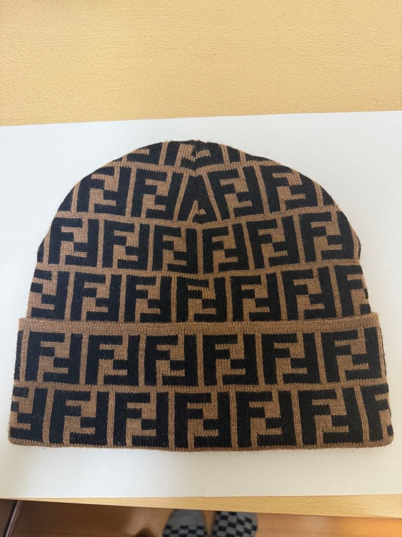 FENDI ロゴニット帽