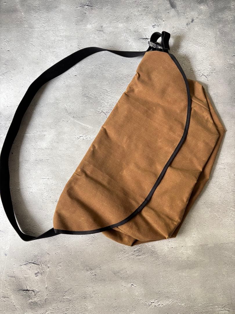 シュタク　shtak　ブルーラグメッセンジャーバッグ