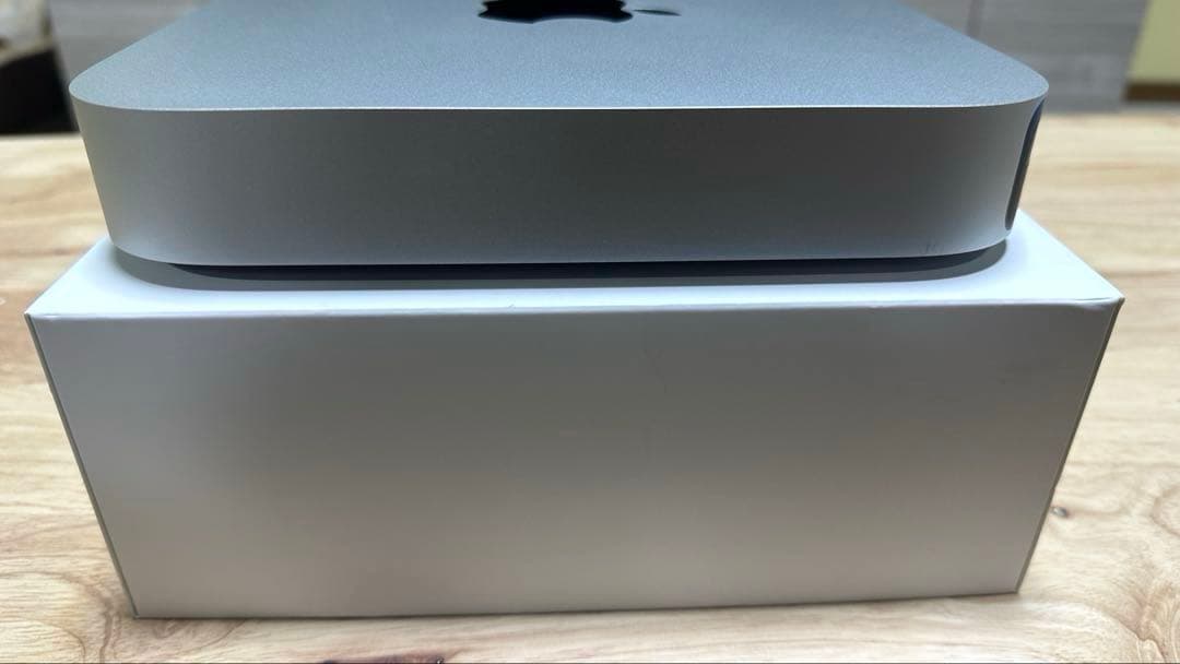 ガーンMac mini M2チップ搭載/512GB SSD/8GBユニファ