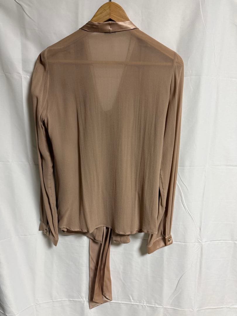 Max Mara ベージュ リボン付き長袖シャツとスリップトップス