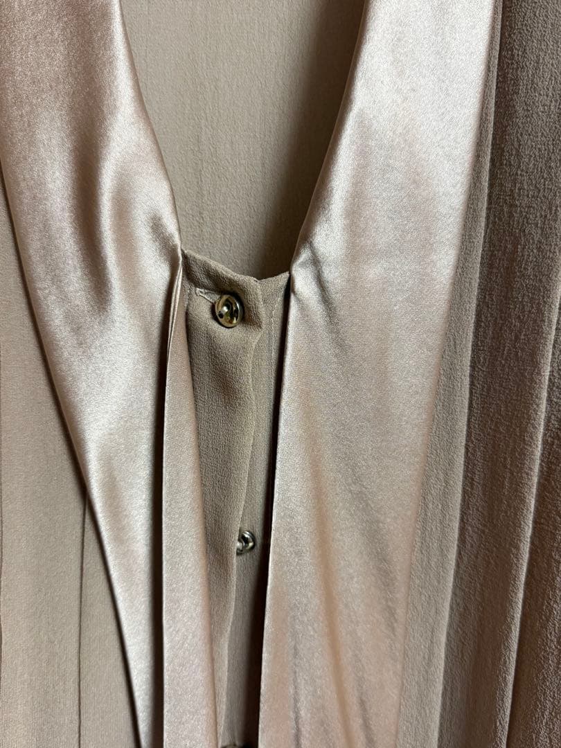 Max Mara ベージュ リボン付き長袖シャツとスリップトップス