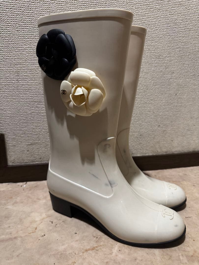 最終価格！CHANELホワイト カメリアレインブーツ 花モチーフ
