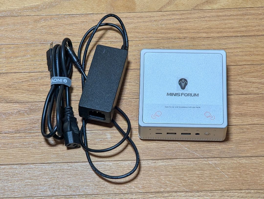 MINISFORUM UM300 ミニPC　AMD Ryzen 3 3300U