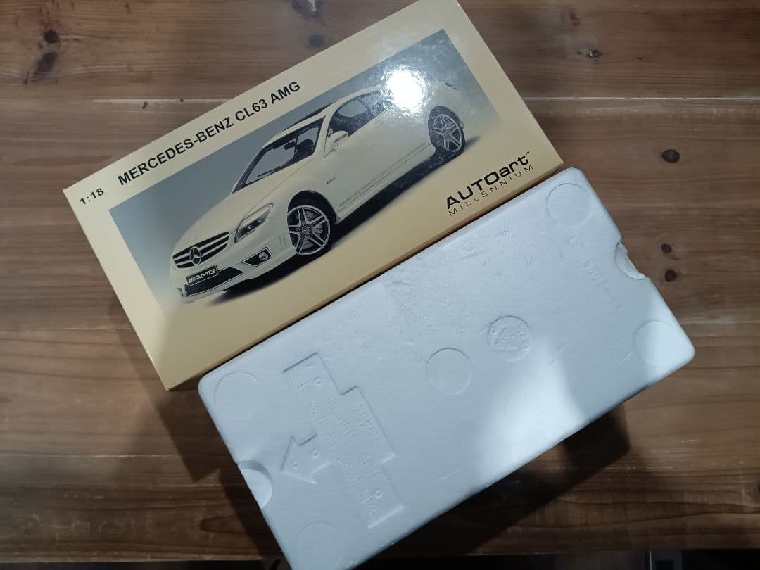 ゆうたん　1/18　メルセデスベンツ　CL63 AMGミニカー　ホワイト