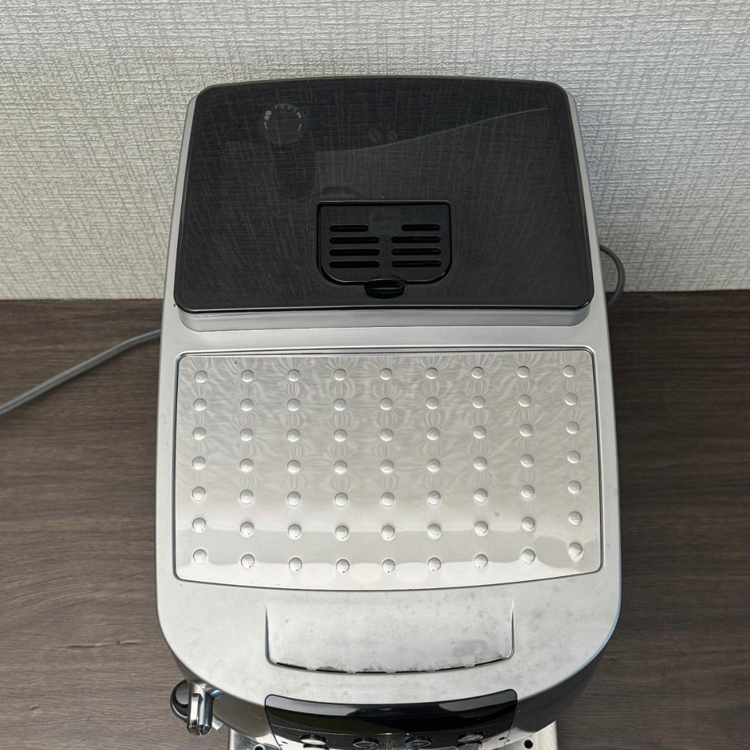 現行　デロンギ　マグニフィカS スマート ECAM25023 エスプレッソマシン