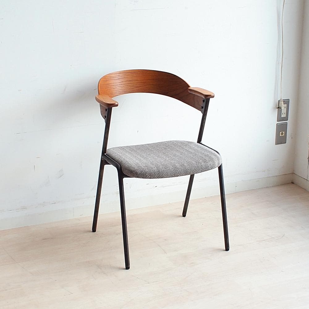 アデペシュ ダニス ショートアームチェア ヘリンボーン柄 ZR24041