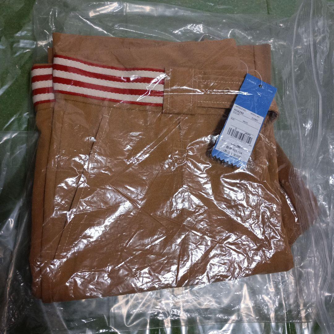 adidasオリジナルス：ウェルズボナー、カジュアルチノパン