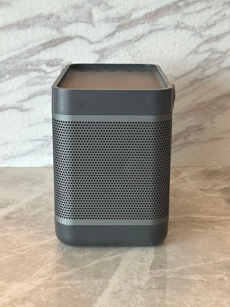 Bang & Olufsen Beolit 17 Bluetoothスピーカー