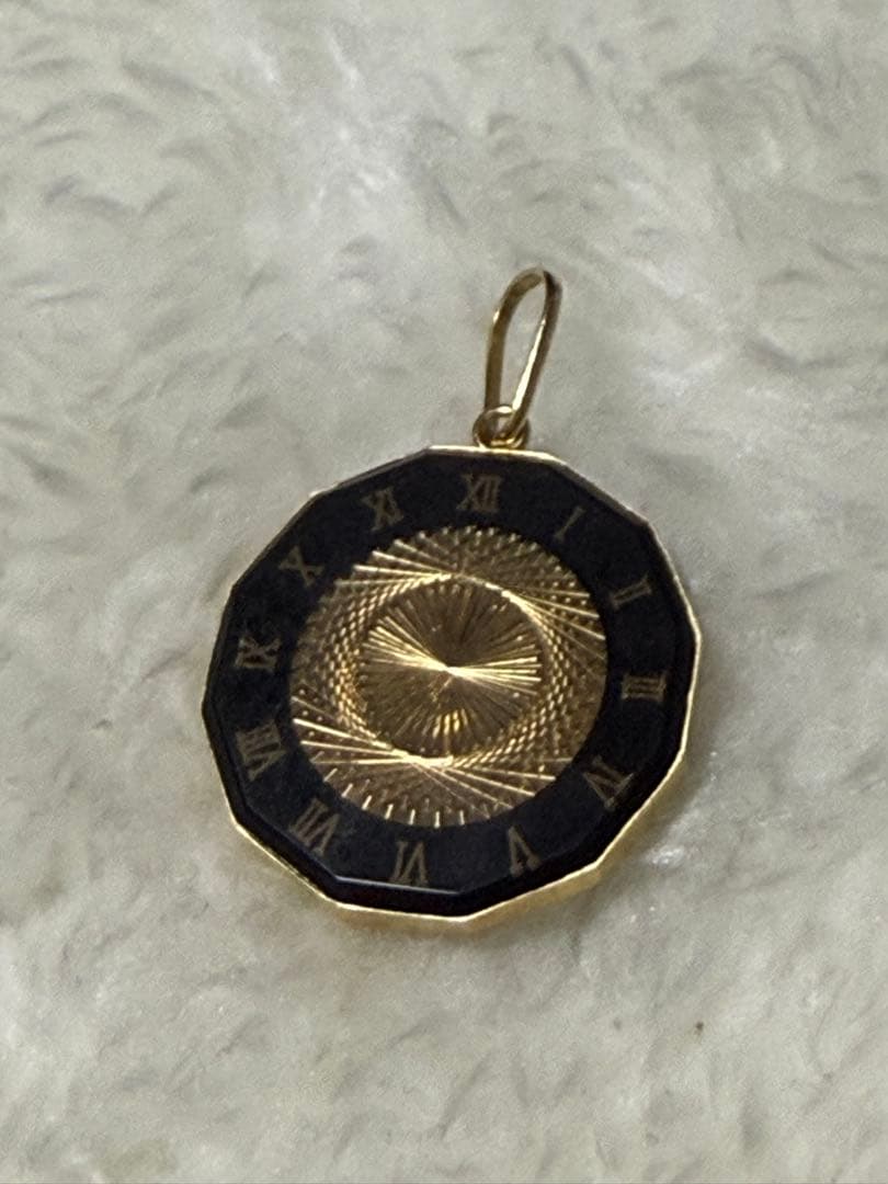 K18 日本製ゴールド 馬＆イリュージョン リバーシブルペンダント（トップのみ）