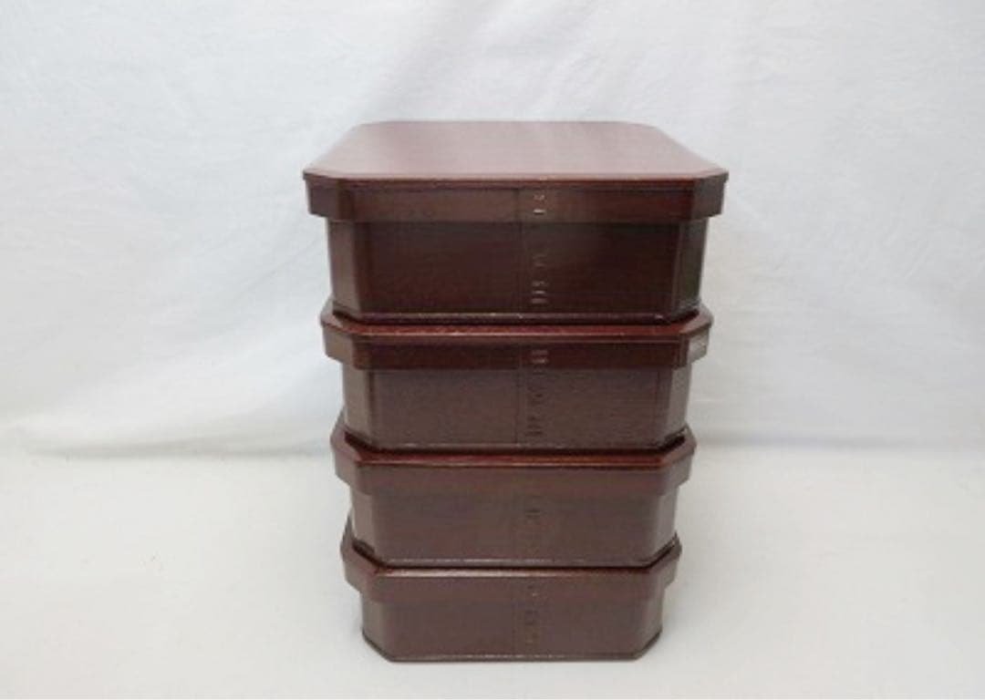 ほぼ未使用 懐石道具 木製 溜塗 大徳寺 弁当 縁高重箱 四客揃 刻印 紙箱