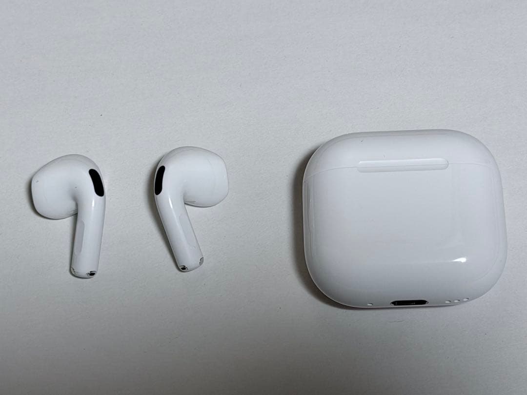 Apple AirPods 4（ノイズキャンセリング搭載モデル）