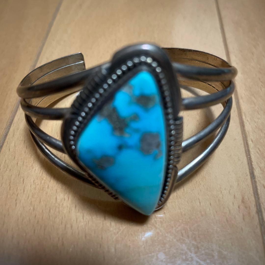 にゃんコロ　ターコイズ　バングル