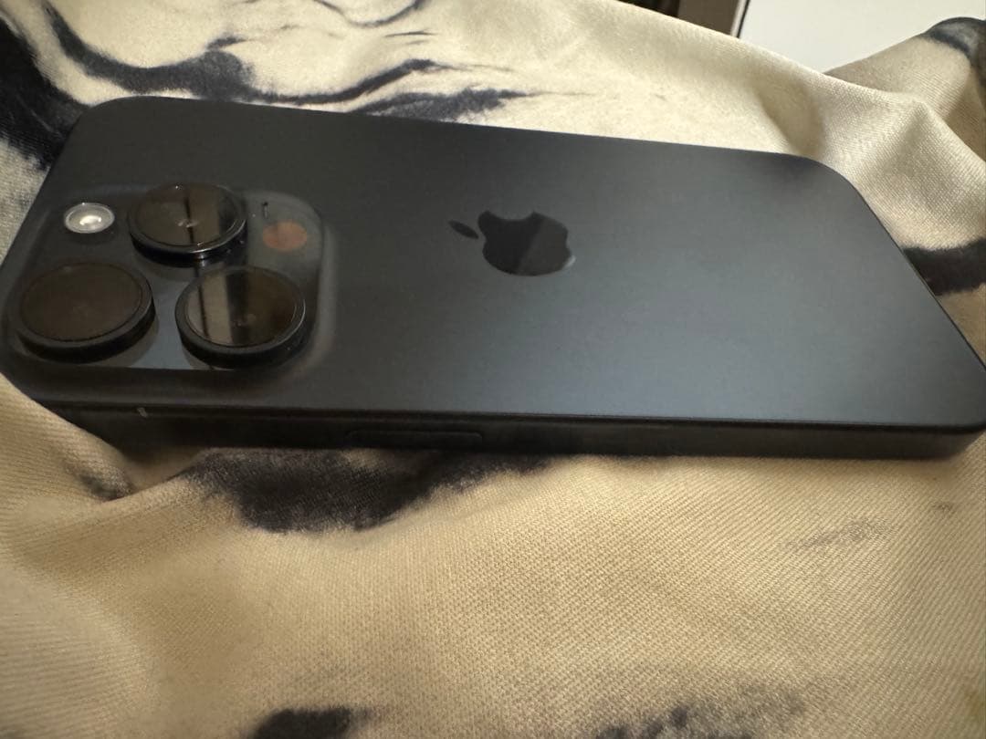 美品！Apple iPhone15Pro 1TB ブルーチタニウム SIMフリー