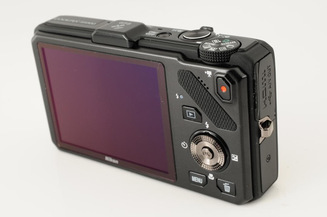 【ほぼ新品】ニコン Nikon COOLPIX S9300 デジタルカメラ 黒