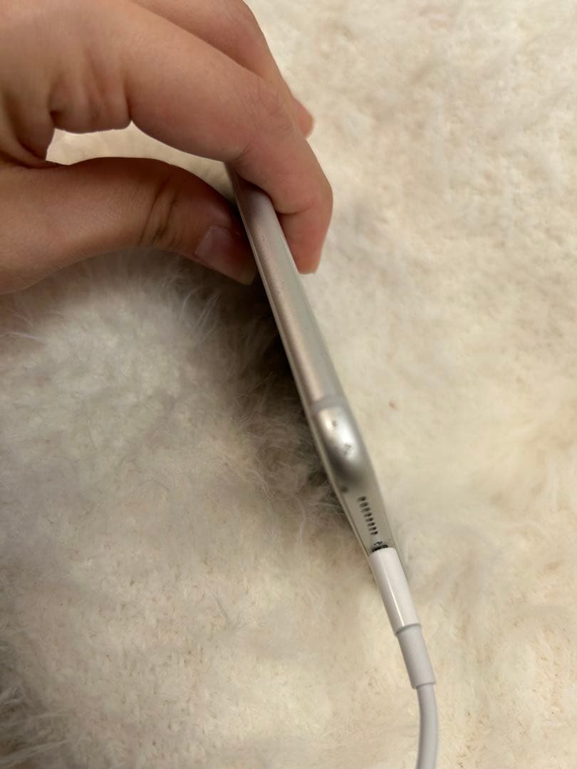 Apple iPhone 7 Plus シルバー 本体（128GB）