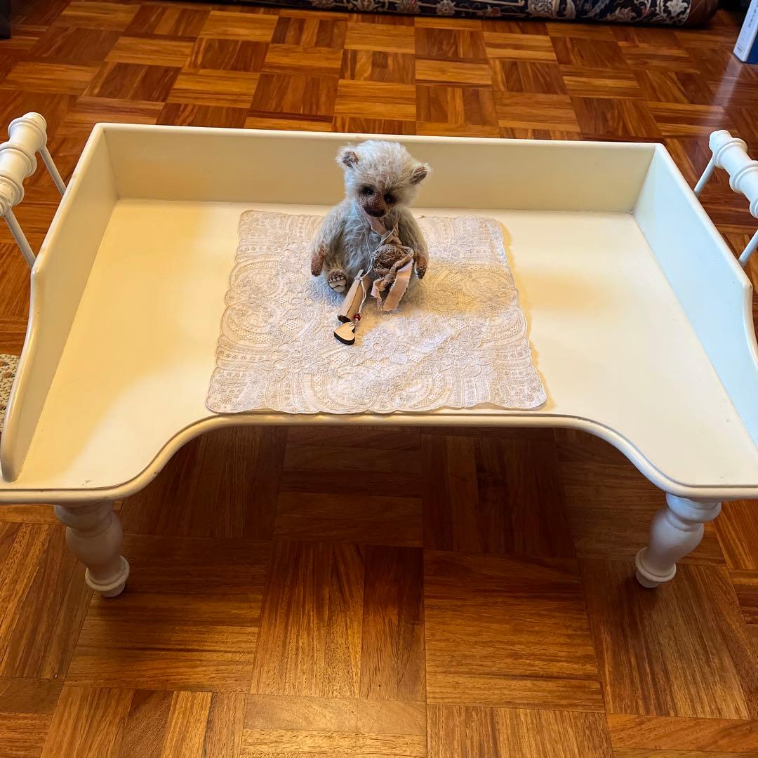 カントリーコーナー社　ベッドテーブル