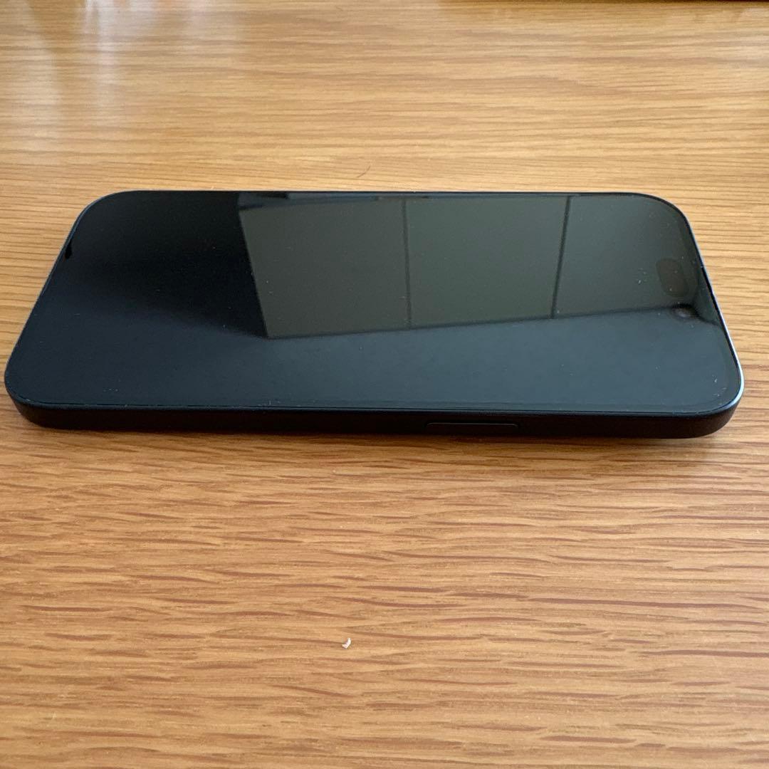 iPhone15 本体 ブラック 128GB ケース付