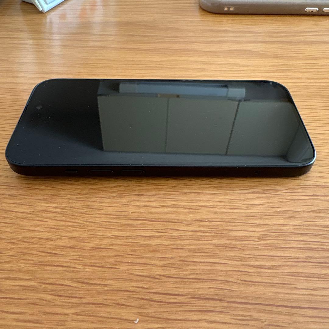iPhone15 本体 ブラック 128GB ケース付