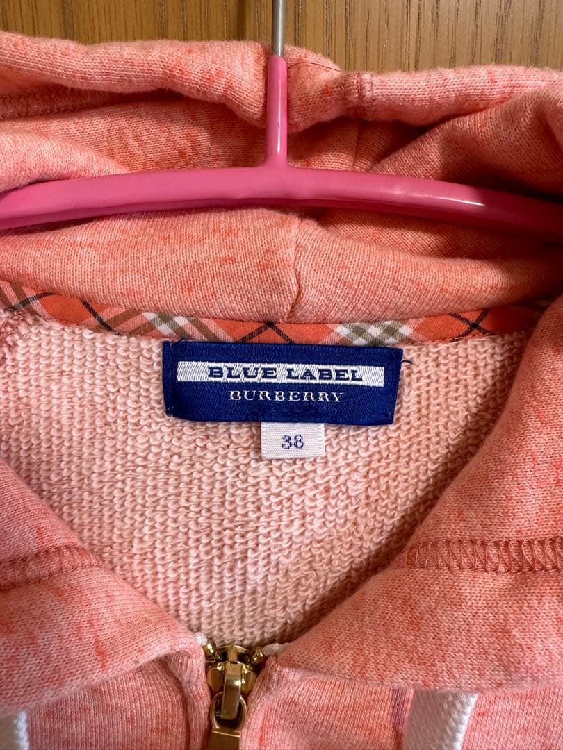 【美品】バーバリーブルーレーベル　パーカー　38（M相当）