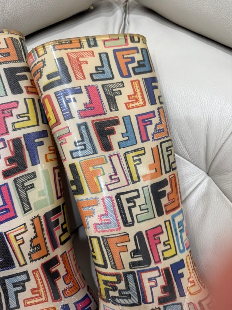 リサFendi フェンデイ　ロゴプリント 長靴 マルチカラー　レインブーツ
