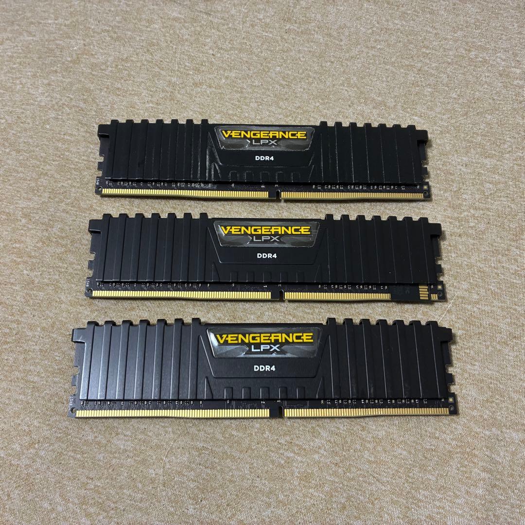 Corsair Vengeance LPX DDR4 4GB 3枚セット
