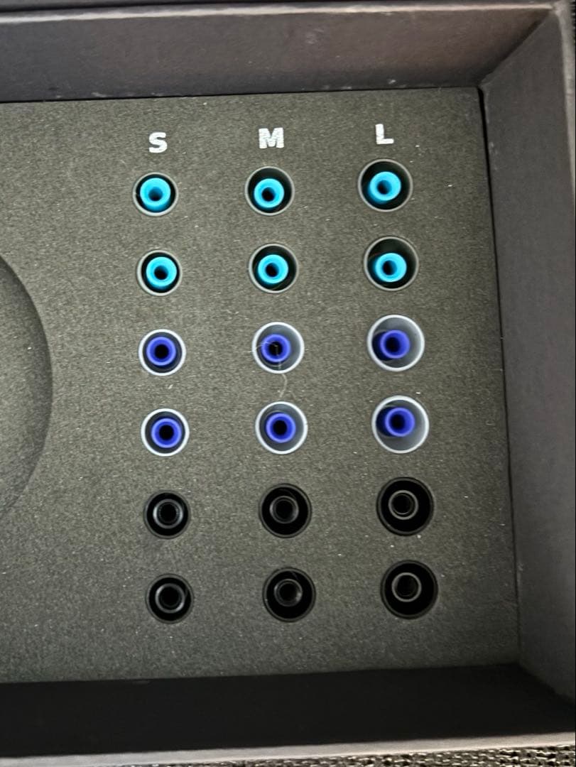 ほぼ新品　AFUL PERFORMER 5+2 イヤホン4.4mm