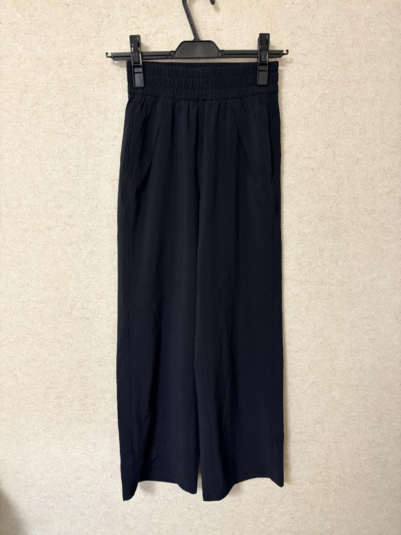 ルルレモン ワイドレッグパンツ