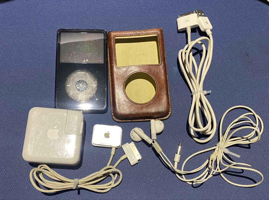 Apple iPod classic 第5世代　30GB 充電器　イヤフォン